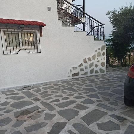 Pantheon Apartment Серес Екстериор снимка